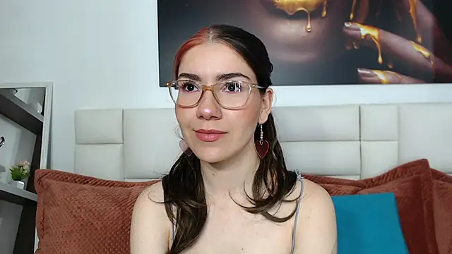 AriLumi online show from 11-24-25, 07:24