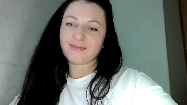 Snapshot of MelinaAx chatting on 05-01-26, 08:35 MelinaAx online show from 05-01-26, 08:35