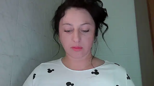 Snapshot of MelinaAx chatting on 06-14-26, 07:27 MelinaAx online show from 06-14-26, 07:27