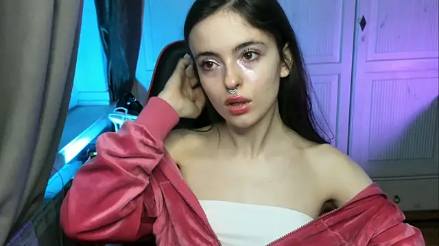 Snapshot of Lana__Soft chatting on 12-17-25, 04:46 Lana Soft online show from 12-17-25, 04:46