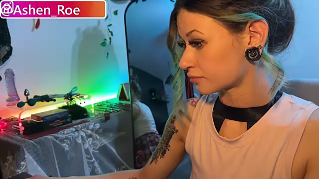 AshenRoe online show from 04-21-26, 02:37