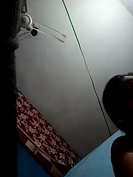 Snapshot of beutiful_hot chatting on 11-18-25, 06:01 beutiful hot online show from 11-18-25, 06:01