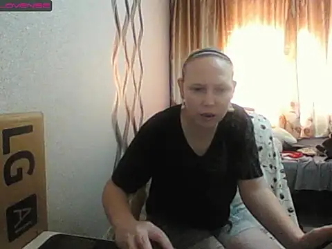 JenniDeep online show from 11-17-25, 07:58