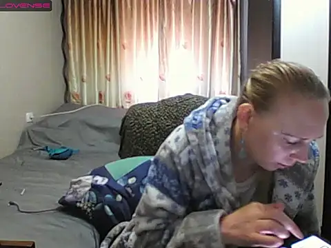 Snapshot of JenniDeep chatting on 05-11-26, 05:35 JenniDeep online show from 05-11-26, 05:35