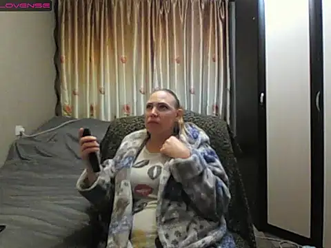 Snapshot of JenniDeep chatting on 05-14-26, 06:37 JenniDeep online show from 05-14-26, 06:37