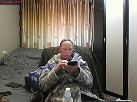 Snapshot of JenniDeep chatting on 05-21-26, 04:30 JenniDeep online show from 05-21-26, 04:30