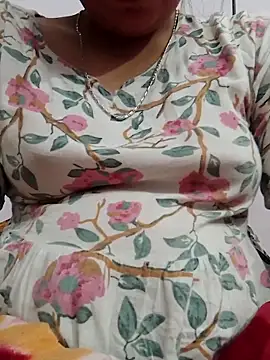 Snapshot of isha_sharma2002 chatting on 11-24-25, 06:07 isha sharma2002 online show from 11-24-25, 06:07