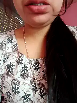 Snapshot of isha_sharma2002 chatting on 12-03-25, 06:32 isha sharma2002 online show from 12-03-25, 06:32