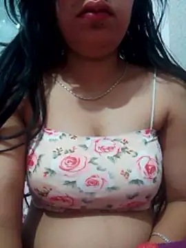 Snapshot of isha_sharma2002 chatting on 12-16-25, 12:37 isha sharma2002 online show from 12-16-25, 12:37