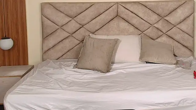 Laracooper  online show from 03-04-26, 07:42