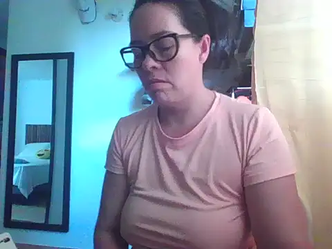 Snapshot of caroline_47 chatting on 04-30-26, 03:29 caroline 47 online show from 04-30-26, 03:29