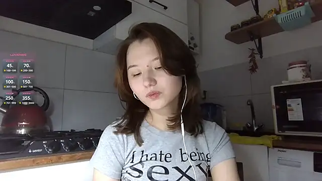 Snapshot of DeenaCaho chatting on 11-22-25, 02:38 DeenaCaho online show from 11-22-25, 02:38