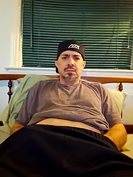 Snapshot of wilburydeznutz chatting on 11-14-25, 09:41 wilburydeznutz online show from 11-14-25, 09:41