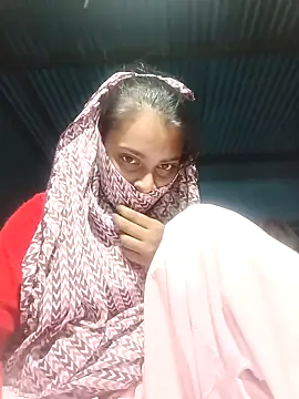 Snapshot of Sweety-rani chatting on 11-13-25, 03:55 Sweety-rani online show from 11-13-25, 03:55