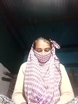 Snapshot of Sweety-rani chatting on 11-14-25, 04:06 Sweety-rani online show from 11-14-25, 04:06