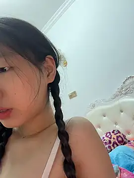 Snapshot of TinyBabe chatting on 05-04-26, 12:45 TinyBabe online show from 05-04-26, 12:45