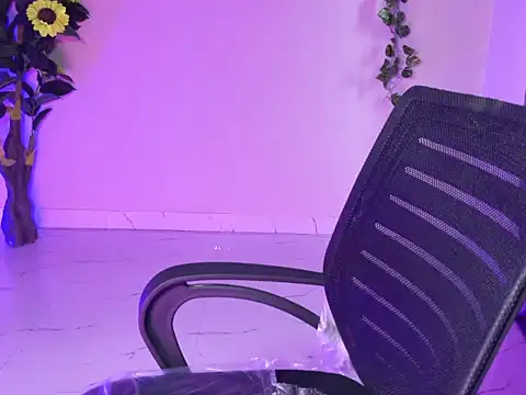 Saira Hotty online show from 03-11-26, 04:51