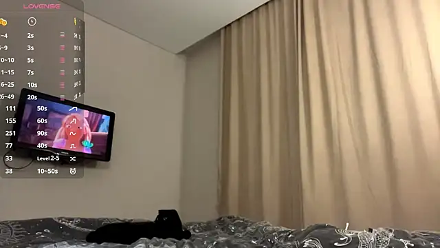 Snapshot of CleoSayres chatting on 11-13-25, 04:39 CleoSayres online show from 11-13-25, 04:39