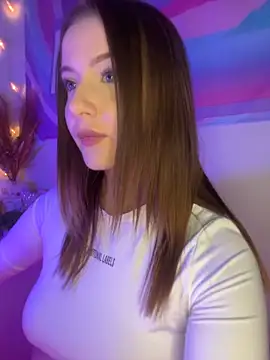 Snapshot of LoKIRAve chatting on 12-04-25, 12:47 LoKIRAve online show from 12-04-25, 12:47