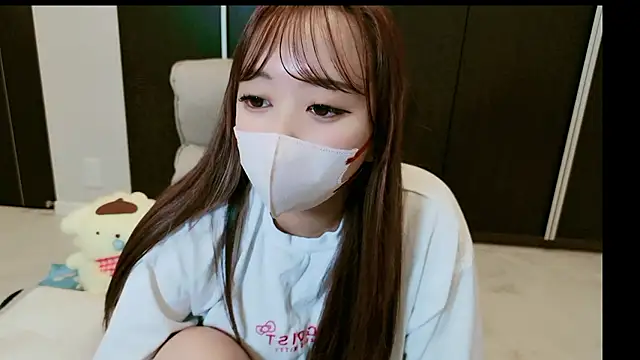 Snapshot of NONO_101 chatting on 11-13-25, 04:28 NONO 101 online show from 11-13-25, 04:28