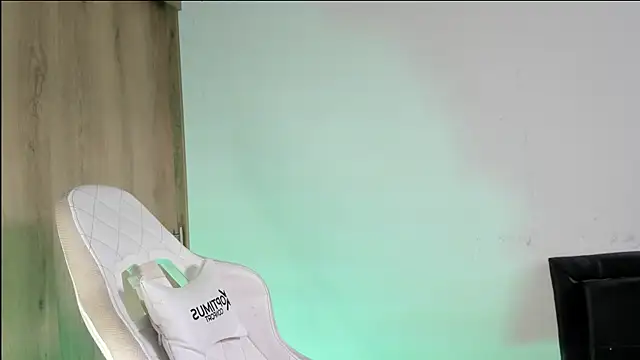 nicolvibes 212 online show from 12-20-25, 08:16