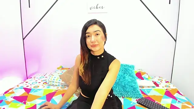 VictoriaRouge  online show from 11-19-25, 01:00