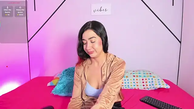 VictoriaRouge  online show from 11-25-25, 01:00