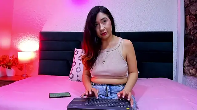 VictoriaRouge  online show from 03-19-26, 04:49