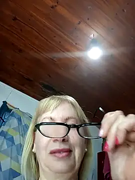 Snapshot of SexyMilf1211 chatting on 11-19-25, 11:10 SexyMilf1211 online show from 11-19-25, 11:10