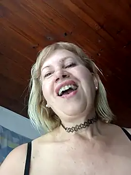 Snapshot of SexyMilf1211 chatting on 11-29-25, 04:32 SexyMilf1211 online show from 11-29-25, 04:32