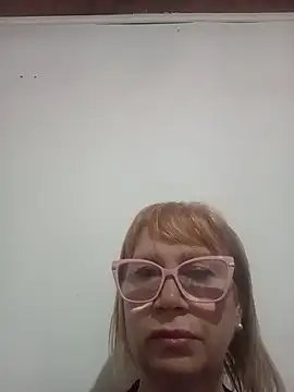 Snapshot of SexyMilf1211 chatting on 05-20-26, 10:32 SexyMilf1211 online show from 05-20-26, 10:32