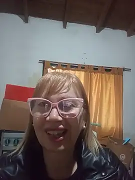 Snapshot of SexyMilf1211 chatting on 05-21-26, 11:39 SexyMilf1211 online show from 05-21-26, 11:39