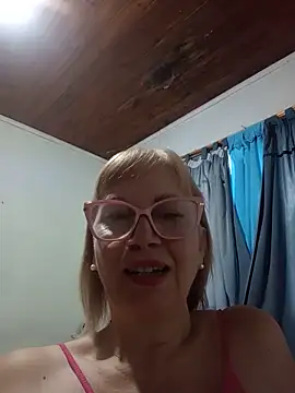 Snapshot of SexyMilf1211 chatting on 06-10-26, 06:51 SexyMilf1211 online show from 06-10-26, 06:51