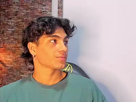 Snapshot of MattFiore chatting on 12-14-25, 06:01 MattFiore online show from 12-14-25, 06:01