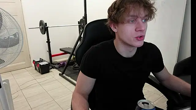 Snapshot of Charles_Dreams chatting on 12-14-25, 03:06 Charles Dreams online show from 12-14-25, 03:06