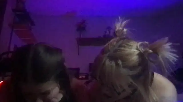 Snapshot of Luna_Ray_21 chatting on 12-14-25, 11:42 Luna Ray 21 online show from 12-14-25, 11:42