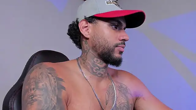 LuigiVitale 1 online show from 02-04-26, 01:33