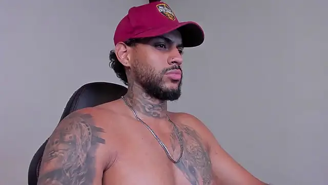 LuigiVitale 1 online show from 02-08-26, 03:43