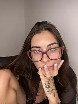 Snapshot of fer-nanda chatting on 04-30-26, 04:19 fer-nanda online show from 04-30-26, 04:19