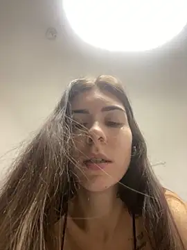 Snapshot of fer-nanda chatting on 05-10-26, 10:37 fer-nanda online show from 05-10-26, 10:37
