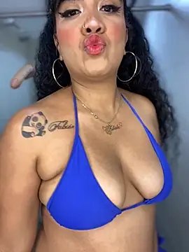 Snapshot of Zoe-star chatting on 11-15-25, 12:19 Zoe-star online show from 11-15-25, 12:19