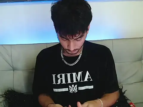 Snapshot of Brunicci chatting on 11-27-25, 08:38 Brunicci online show from 11-27-25, 08:38