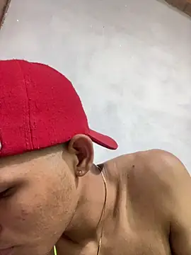 Luigi cumming1 online show from 04-12-26, 07:41