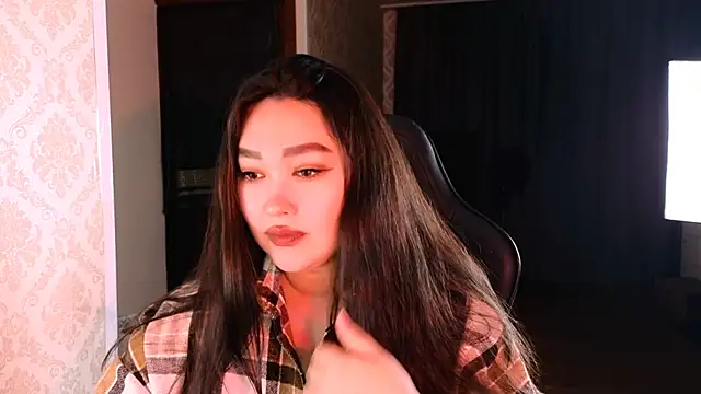 Snapshot of Emma_Uilson chatting on 11-30-25, 02:21 Emma Uilson online show from 11-30-25, 02:21