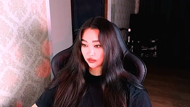 Snapshot of Emma_Uilson chatting on 01-11-26, 02:22 Emma Uilson online show from 01-11-26, 02:22