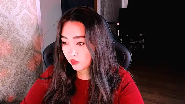 Snapshot of Emma_Uilson chatting on 02-15-26, 05:15 Emma Uilson online show from 02-15-26, 05:15