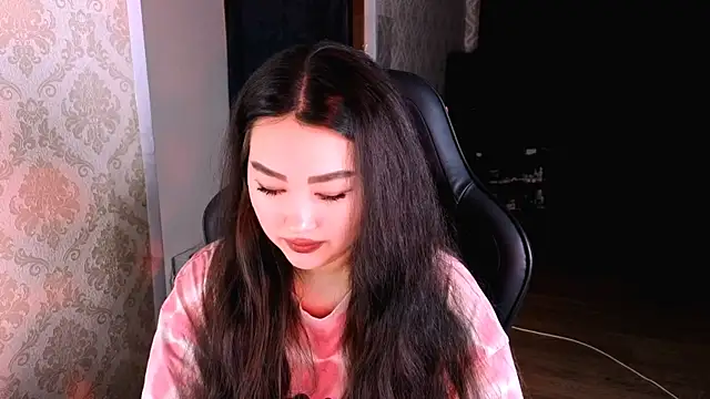 Snapshot of Emma_Uilson chatting on 03-02-26, 02:02 Emma Uilson online show from 03-02-26, 02:02