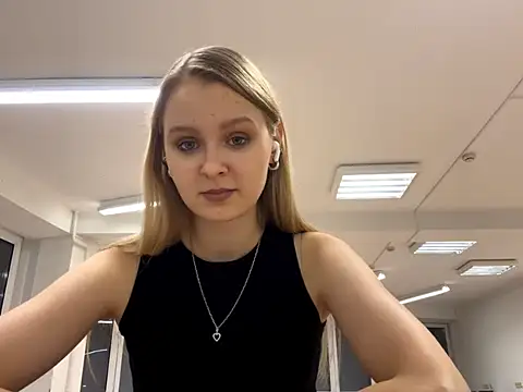 Snapshot of PaulitaSolow chatting on 11-17-25, 05:41 PaulitaSolow online show from 11-17-25, 05:41