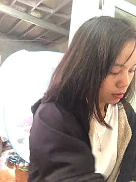 Snapshot of Trangbabylove chatting on 11-16-25, 01:22 Trangbabylove online show from 11-16-25, 01:22