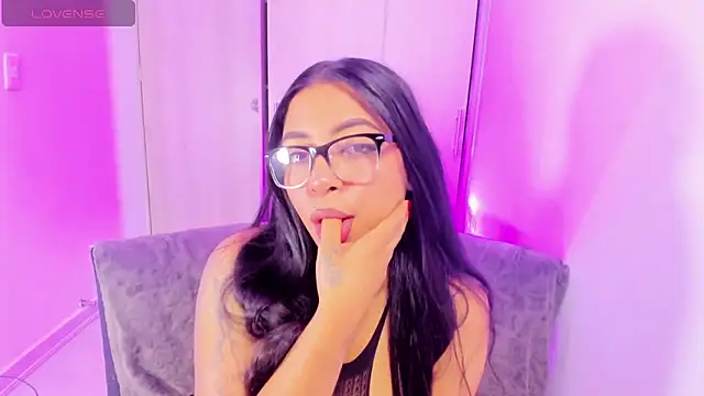 evelisse  online show from 04-03-26, 03:26